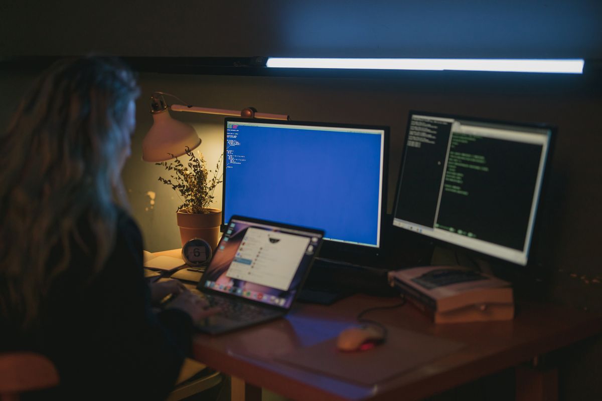 A CISO Cyber analyst at work